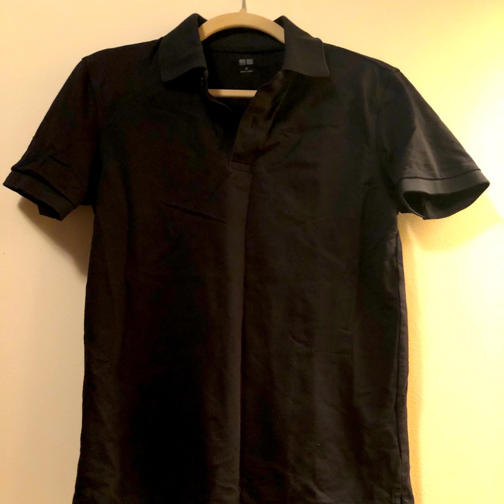 Uniqlo black polo shirt